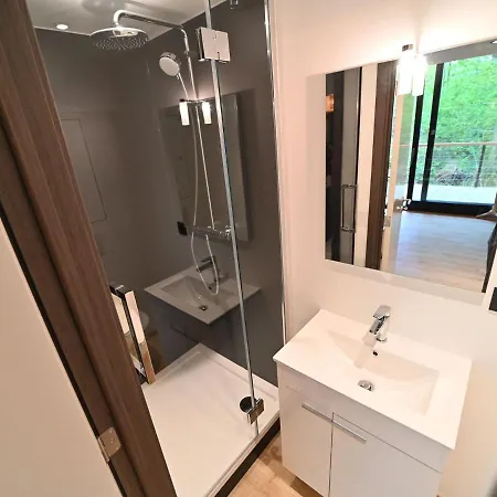 Modern With Terrace Vakantiehuis